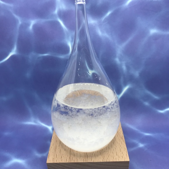 Beautiful glass water drop weather forecaster - Picture 2 of 12